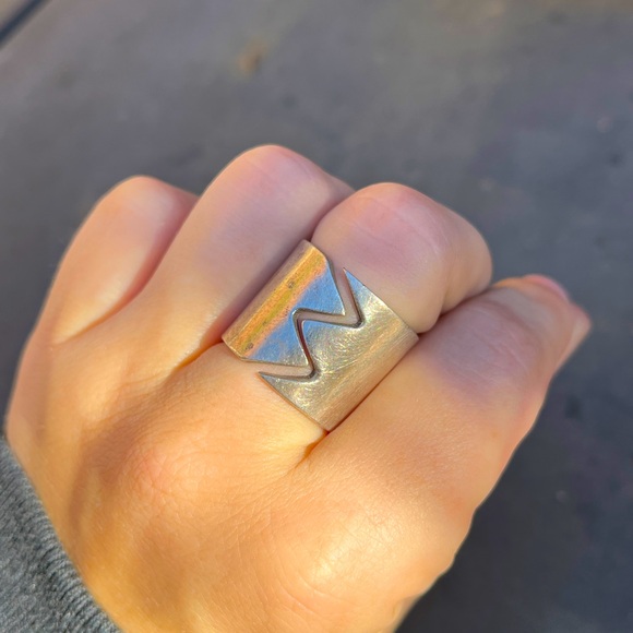 2/$40 🌟 VTG Heavy Sterling Silver Zigzag Ring - Picture 3 of 11
